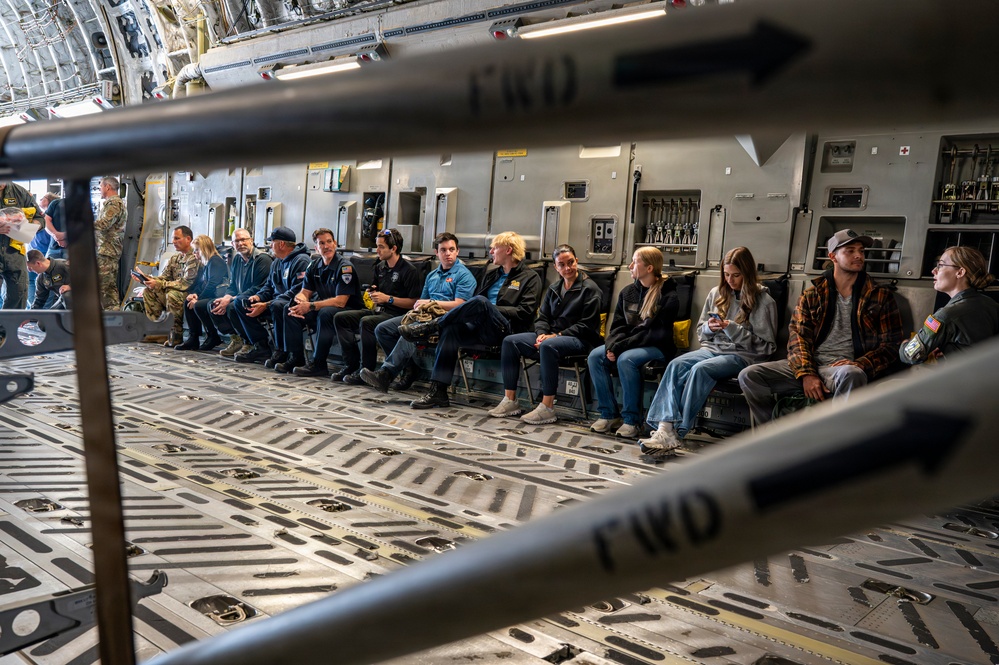 911th AES hosts orientation flight for local medical professionals