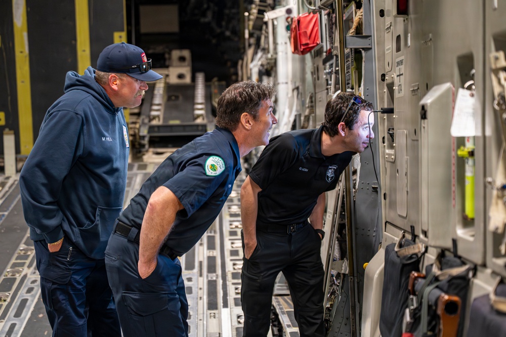 911th AES hosts orientation flight for local medical professionals
