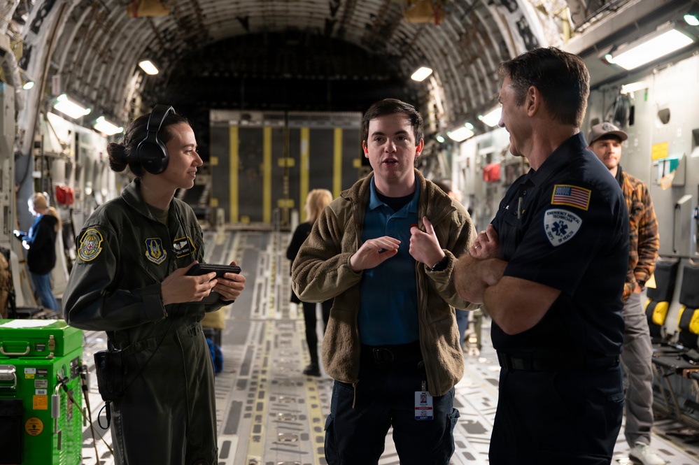 911th AES hosts orientation flight for local medical professionals