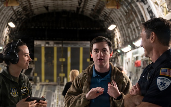 911th AES hosts orientation flight for local medical professionals