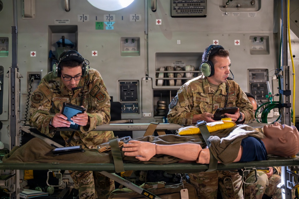 911th AES sharpens in-flight medical readiness