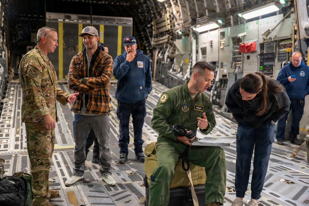 911th AES hosts orientation flight for local medical professionals