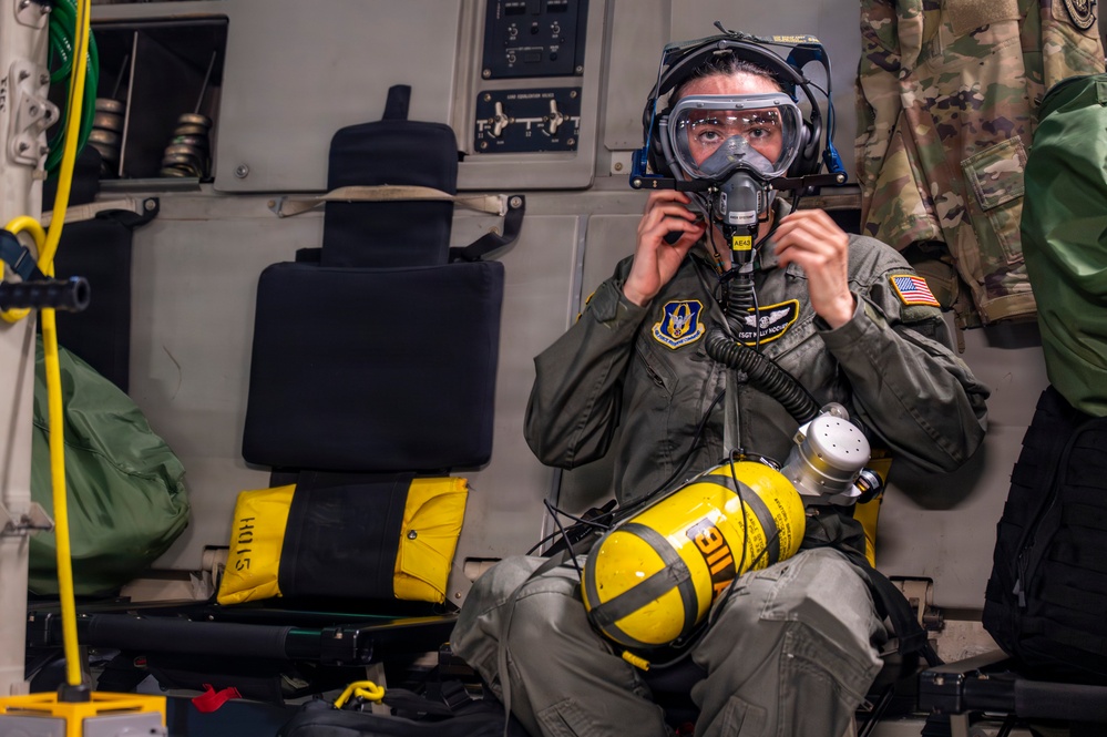 911th AES sharpens in-flight medical readiness