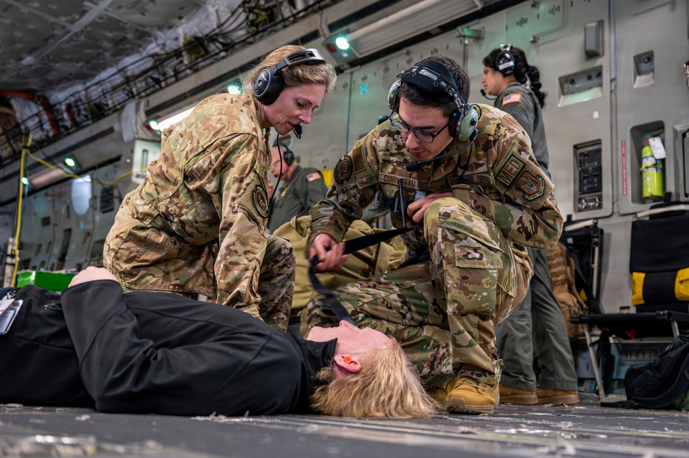 911th AES sharpens in-flight medical readiness