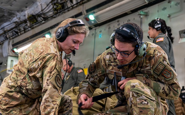 911th AES sharpens in-flight medical readiness