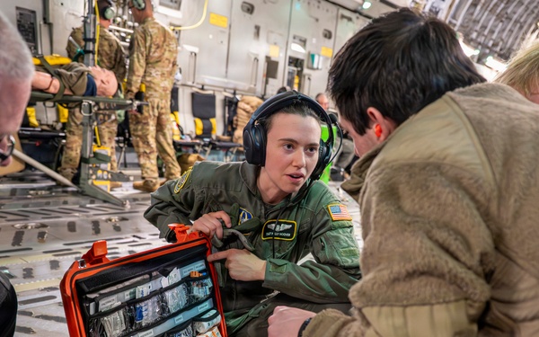 911th AES hosts orientation flight for local medical professionals