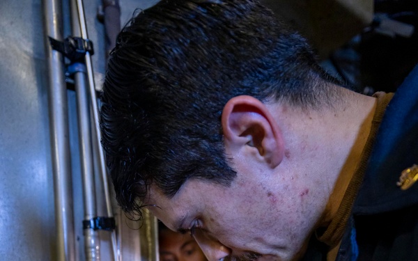 USS Iwo Jima Sailors Conduct LCAC Maintenance