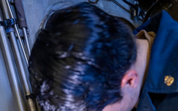 USS Iwo Jima Sailors Conduct LCAC Maintenance