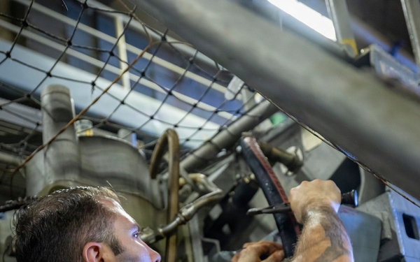 USS Iwo Jima Sailors Conduct LCAC Maintenance
