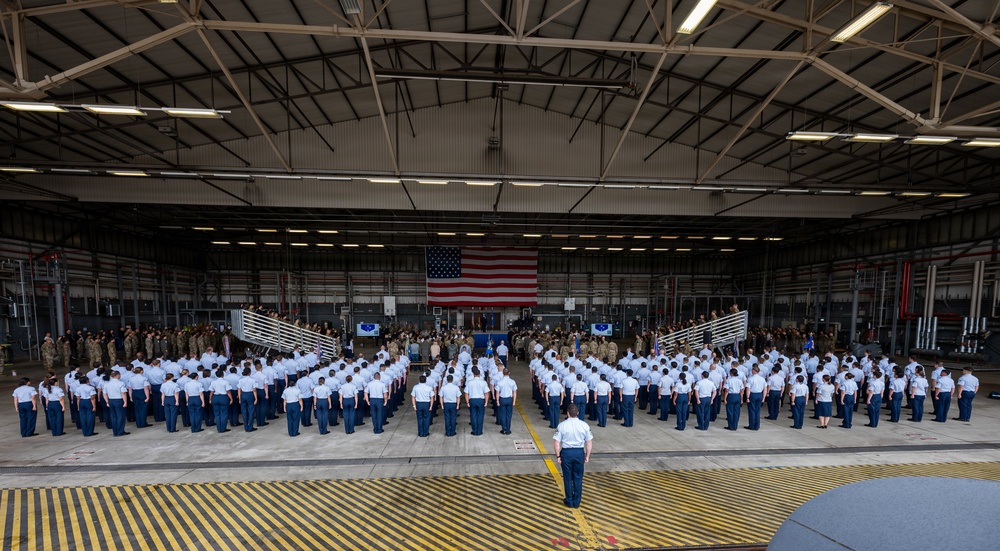 86th Airlift Wing conducts change of command, welcomes new commander
