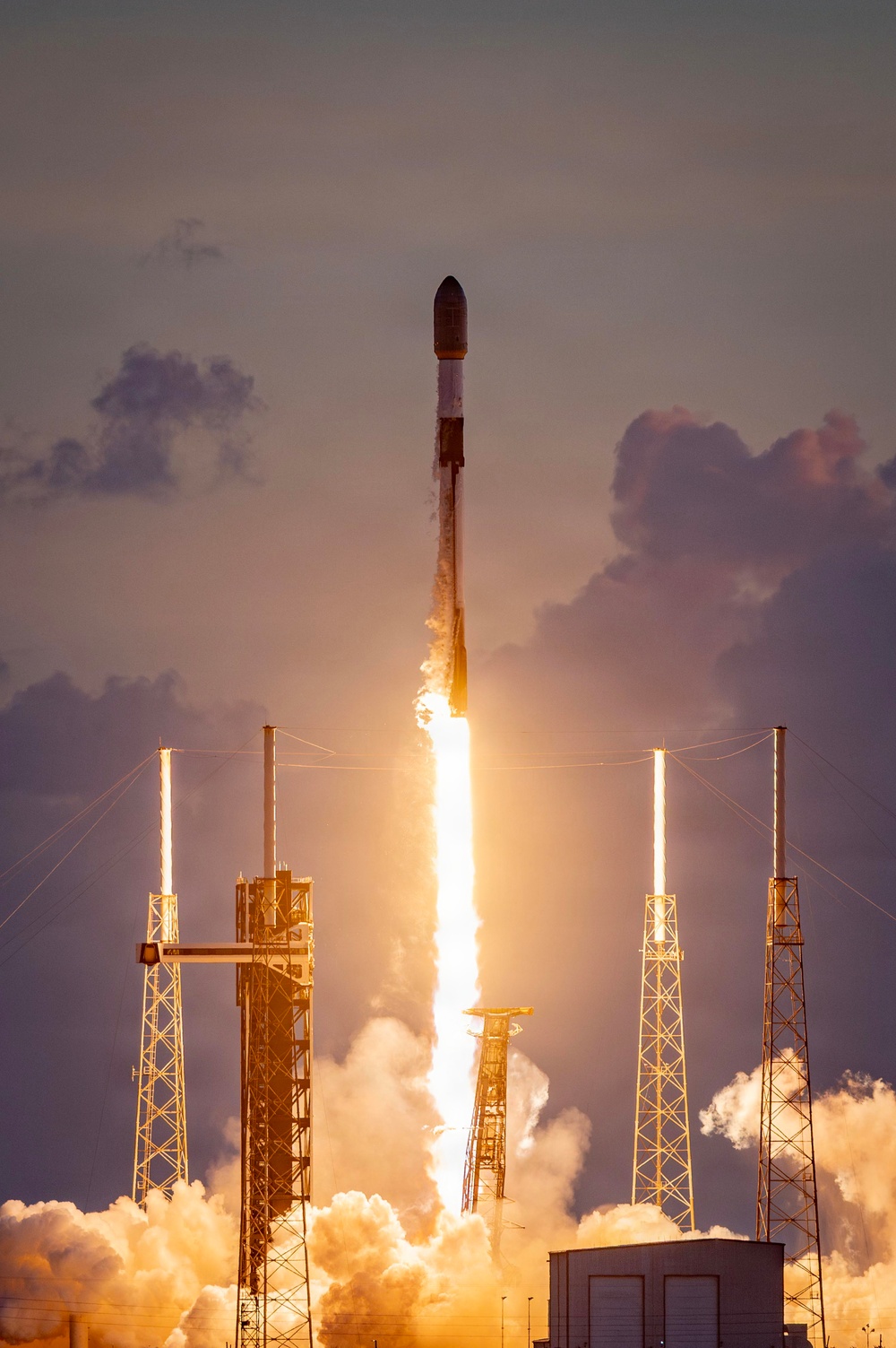 Falcon 9 | Starlink 10-43 Launch