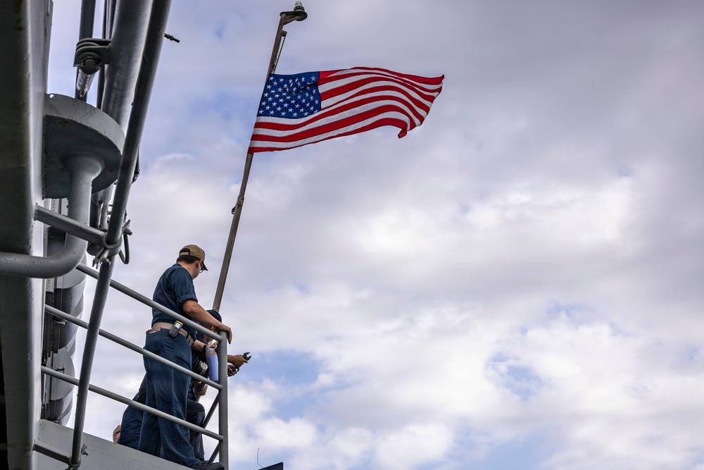 USS Iwo Jima Departs Ponce, Puerto Rico