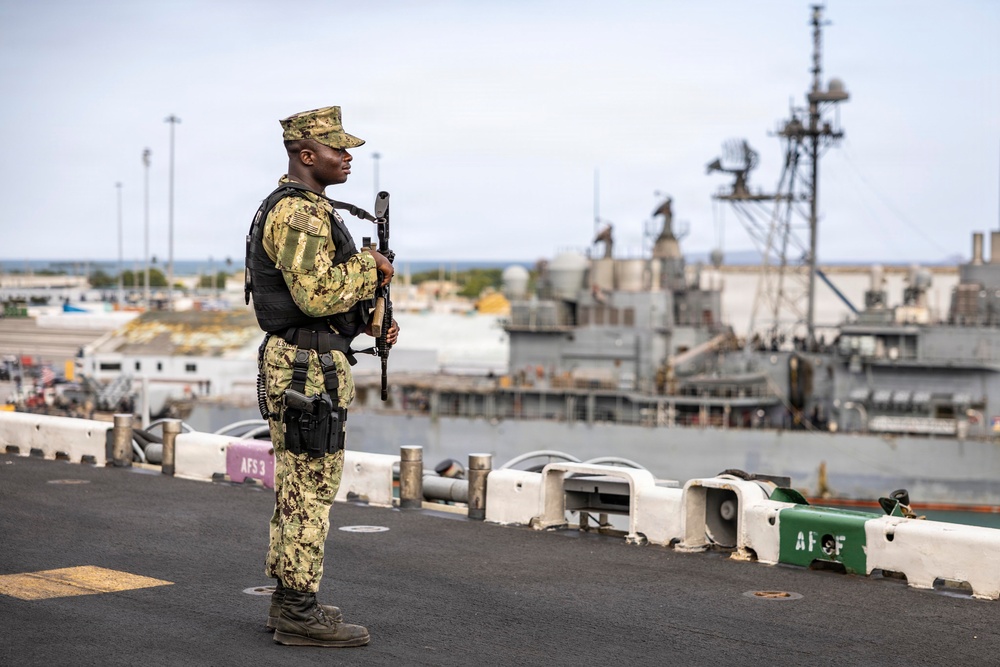 USS Iwo Jima Departs Ponce, Puerto Rico