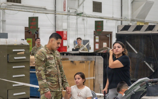 1CAB and HHBN soldiers deploy to Europe