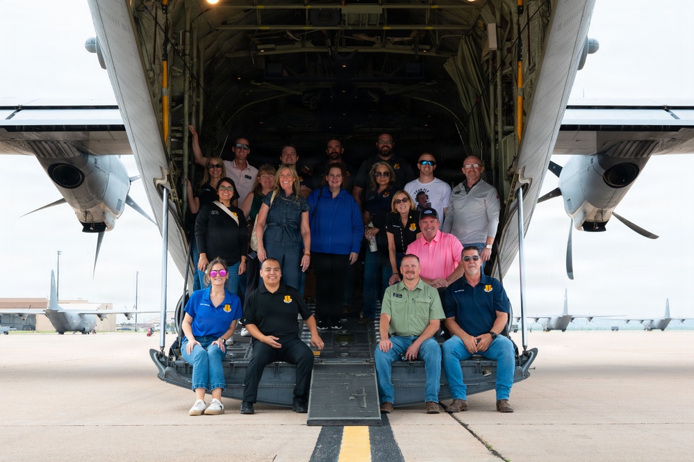 Dyess AFB Welcomes Goodfellow AFB Honorary Commanders