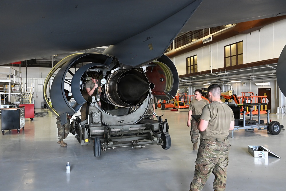 Engine hanging