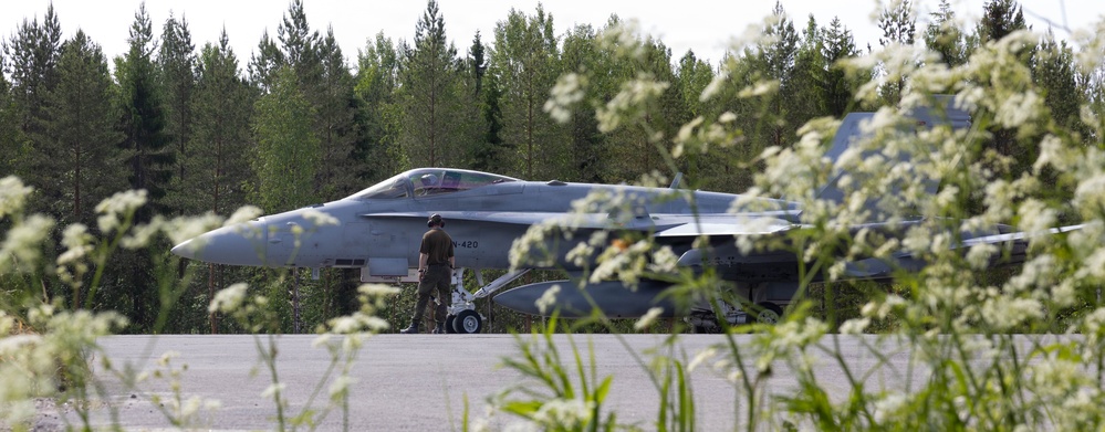 MWSS-272 conducts FARP operations in Finland
