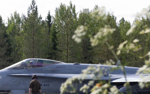 MWSS-272 conducts FARP operations in Finland
