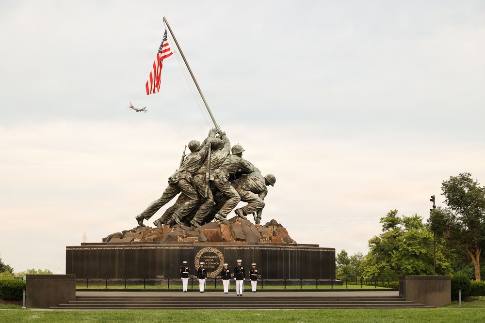 Marine Barracks Washington Hosts Michigan Representative at a Sunset Parade