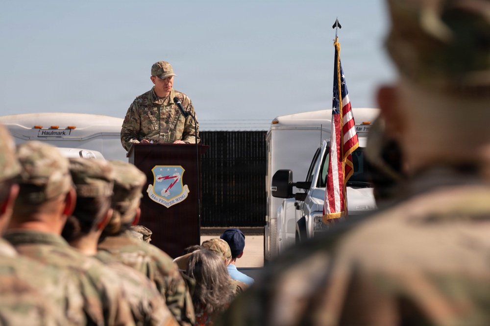 Colonel Joel "JP" Pauls Speaks at Medical Group Change of Command Ceremony