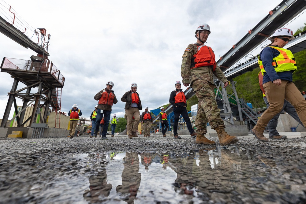Assistant Secretary of the Army for Civil Works and USACE Commanding General Visit Montgomery Locks and Dam