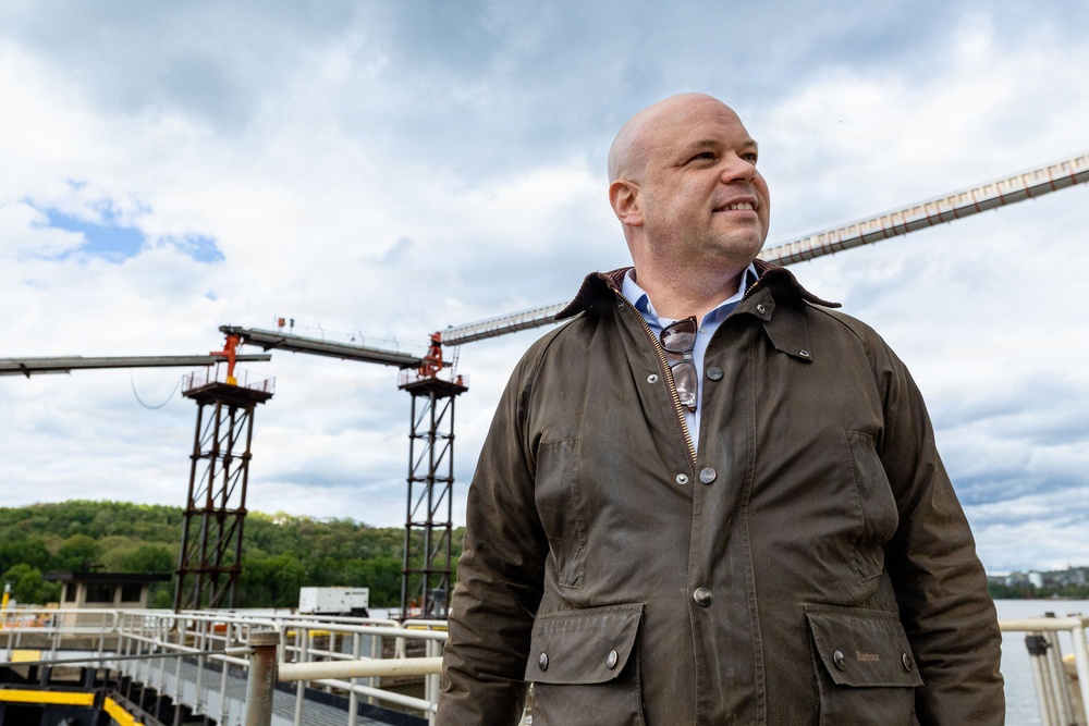 Assistant Secretary of the Army for Civil Works and USACE Commanding General Visit Montgomery Locks and Dam