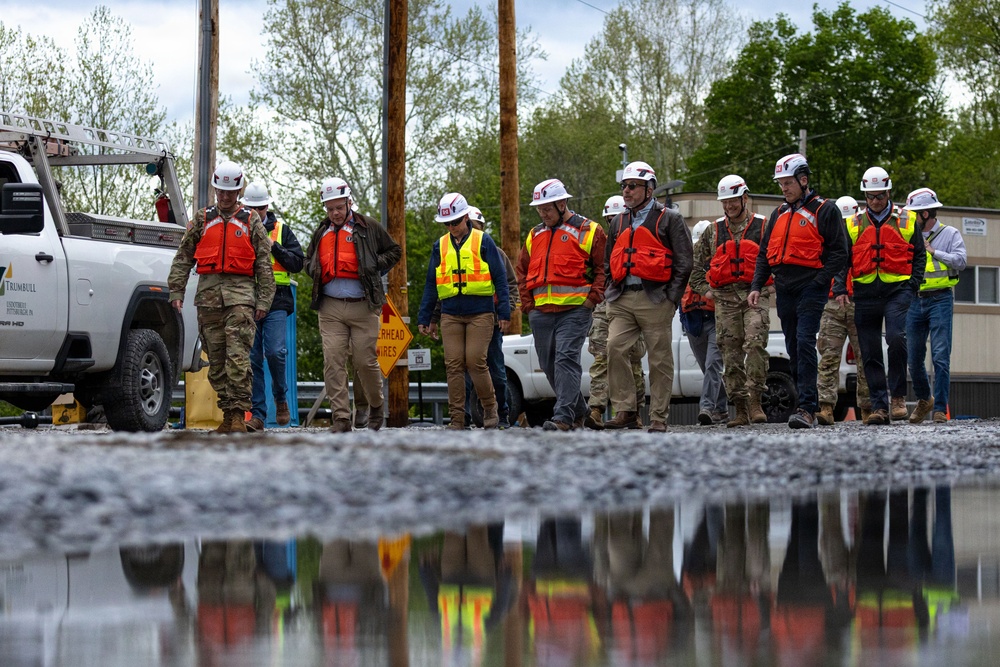 Assistant Secretary of the Army for Civil Works and USACE Commanding General Visit Montgomery Locks and Dam