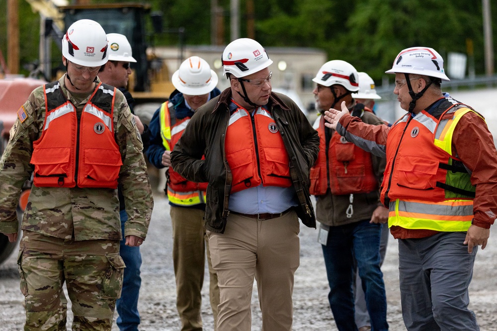 Assistant Secretary of the Army for Civil Works and USACE Commanding General Visit Montgomery Locks and Dam