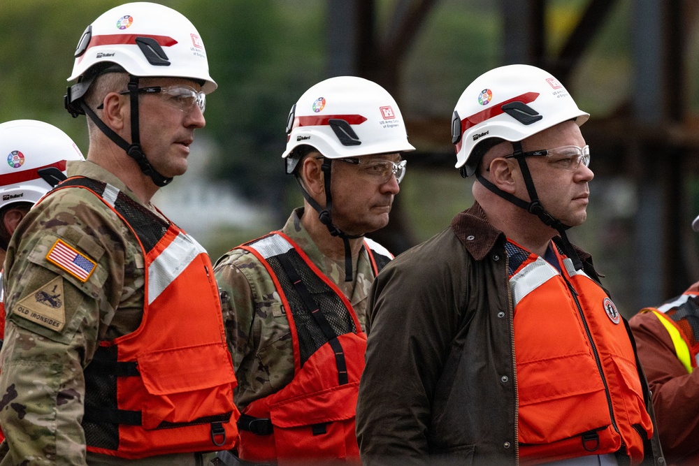 Assistant Secretary of the Army for Civil Works and USACE Commanding General Visit Montgomery Locks and Dam