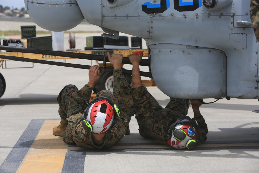 ITX 3-26 | HMLA-775 Conducts Ordnance Loading and Flight Procedures