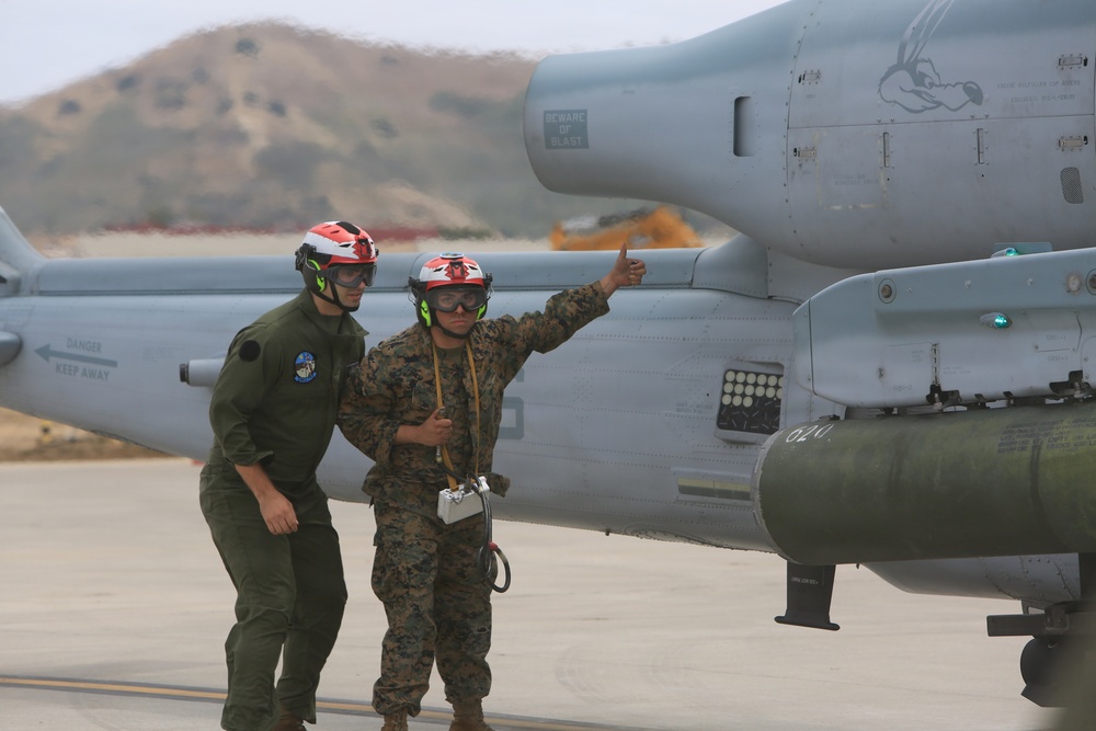 ITX 3-26 | HMLA-775 Conducts Ordnance Loading and Flight Procedures