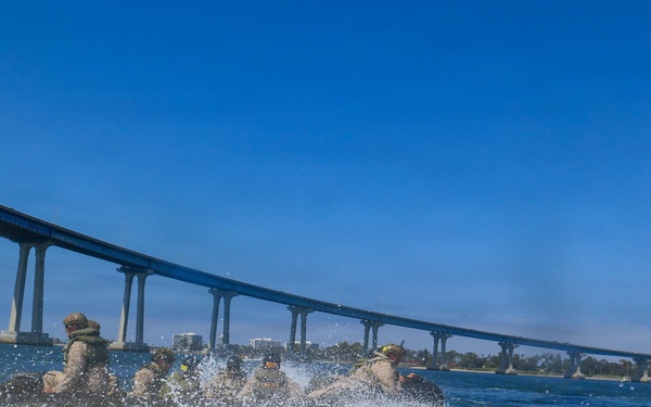 2nd Bn., 5th Marines rehearse open ocean transit, night clandestine landing
