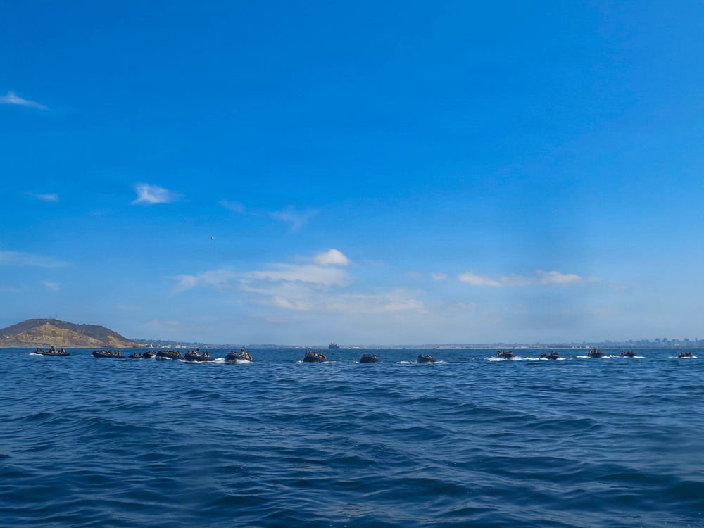 2nd Bn., 5th Marines rehearse open ocean transit, night clandestine landing