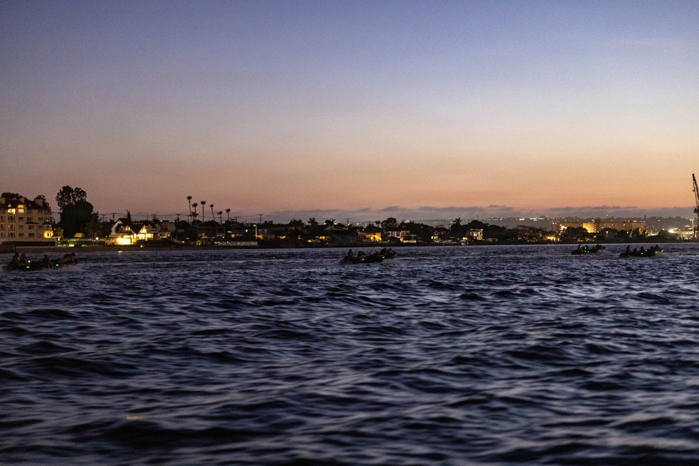 2nd Bn., 5th Marines rehearse open ocean transit, night clandestine landing