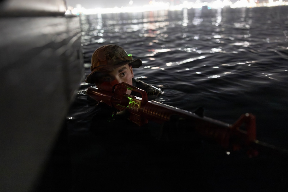 2nd Bn., 5th Marines rehearse open ocean transit, night clandestine landing