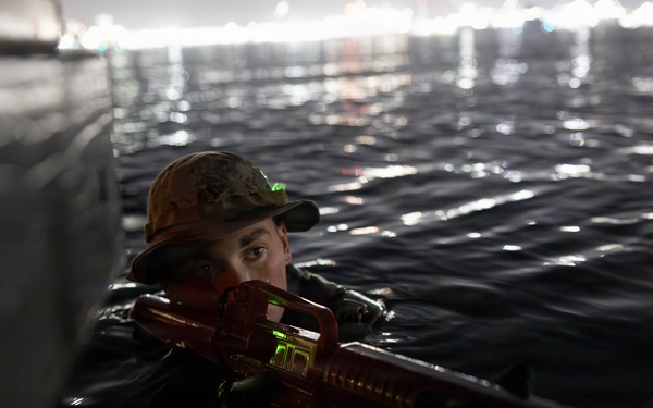2nd Bn., 5th Marines rehearse open ocean transit, night clandestine landing
