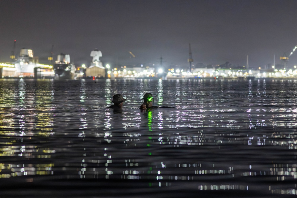 2nd Bn., 5th Marines rehearse open ocean transit, night clandestine landing