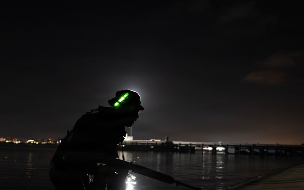 2nd Bn., 5th Marines rehearse open ocean transit, night clandestine landing