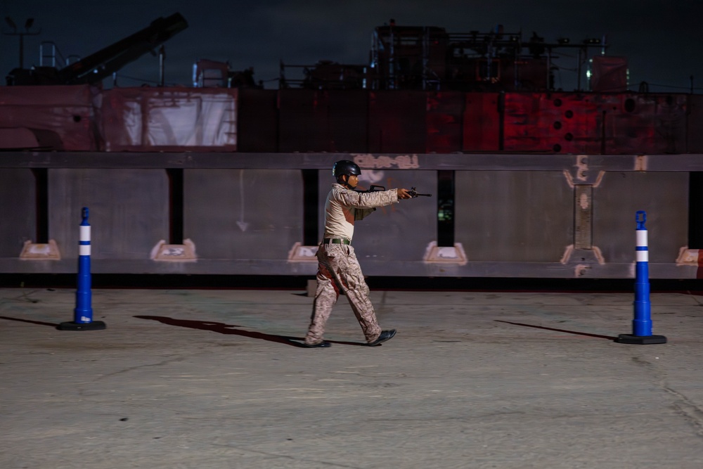 2nd Bn., 5th Marines rehearse open ocean transit, night clandestine landing