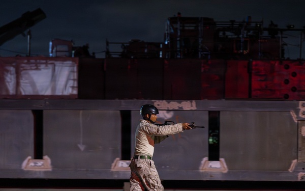 2nd Bn., 5th Marines rehearse open ocean transit, night clandestine landing
