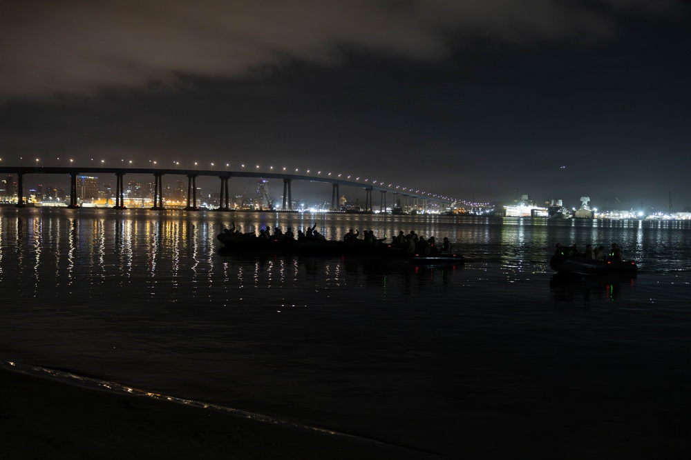 2nd Bn., 5th Marines rehearse open ocean transit, night clandestine landing