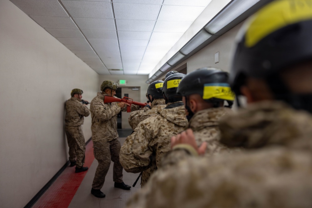 2nd Bn., 5th Marines rehearse open ocean transit, night clandestine landing