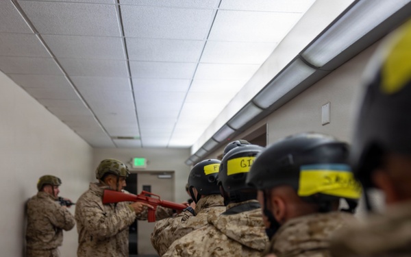 2nd Bn., 5th Marines rehearse open ocean transit, night clandestine landing