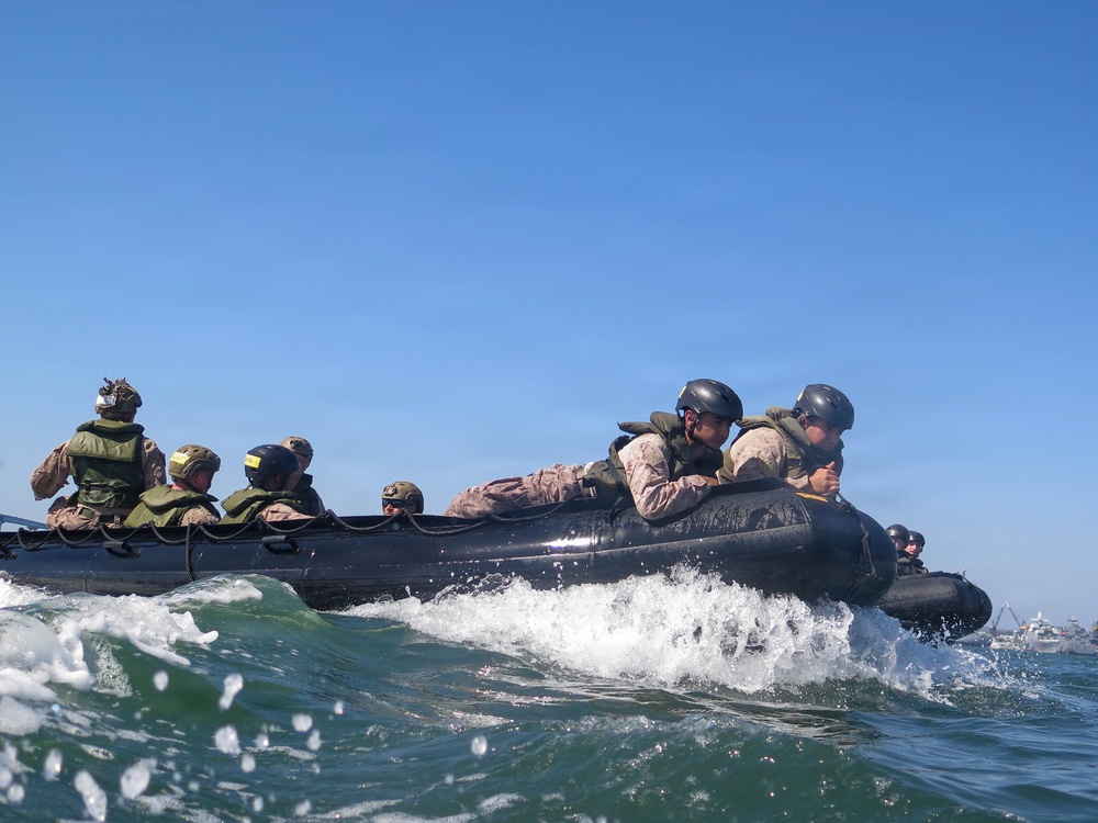 2nd Bn., 5th Marines practice loading, unloading in LCU