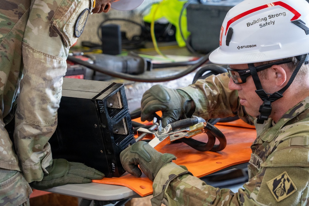 Prime Power Soldiers maintain inland waterways infrastructure America relies on