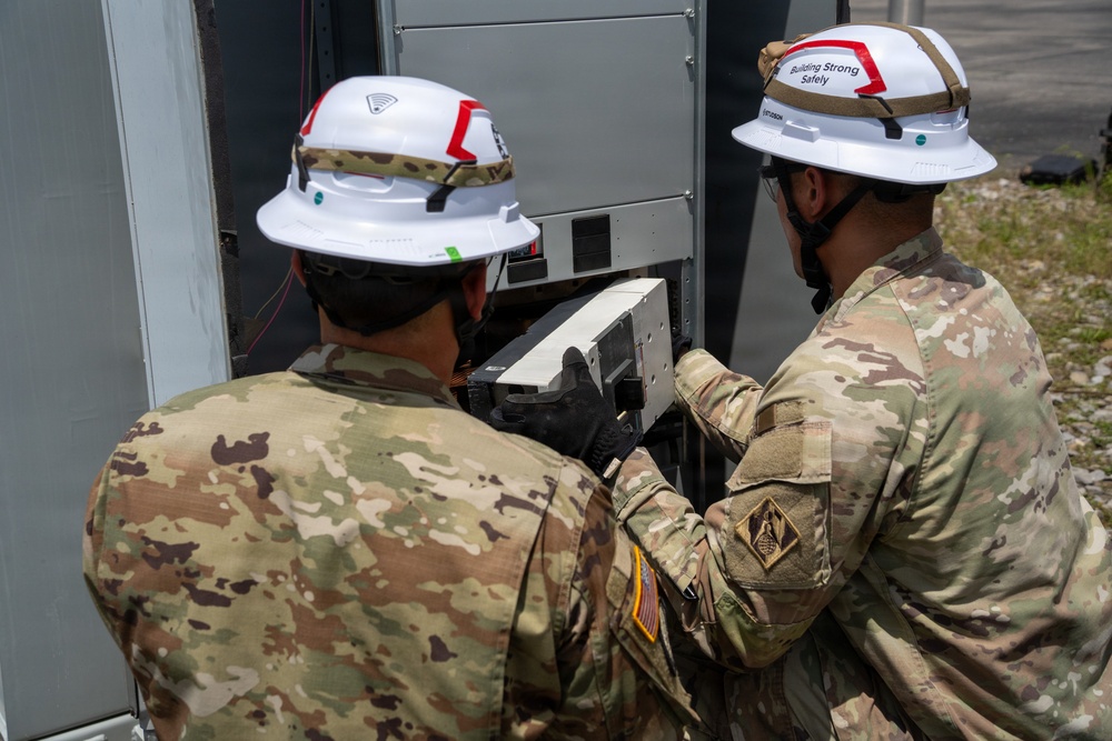 Prime Power Soldiers maintain inland waterways infrastructure America relies on