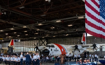 Coast Guard Base Kodiak holds change of command ceremony