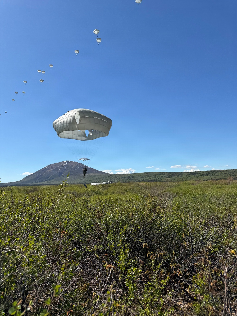 11th Airborne Division Forces Secure Drop Zone in Arctic Training Exercise