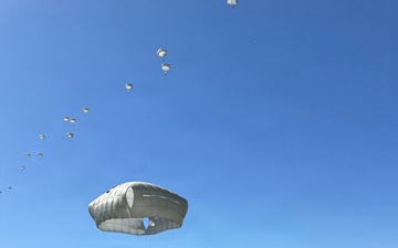 11th Airborne Division Forces Secure Drop Zone in Arctic Training Exercise