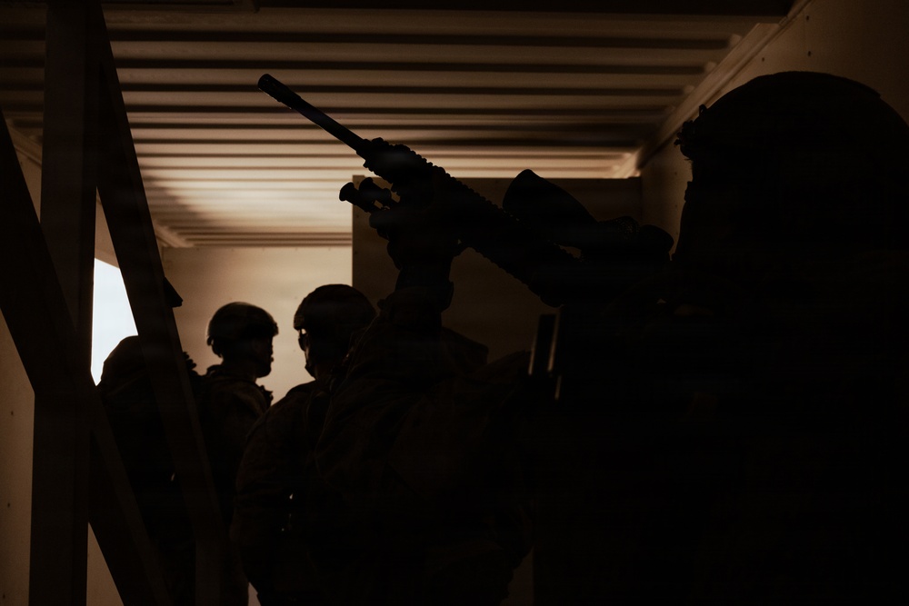 ITX 3-26 | 2nd Battalion, 24th Marines, Scouts Participate in Information and Intelligence Integration Training